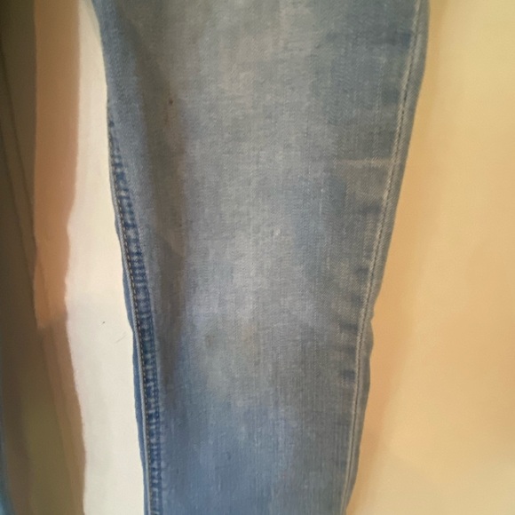 Abercrombie & Fitch Light Wash Skinny Jeans - Picture 3 of 7